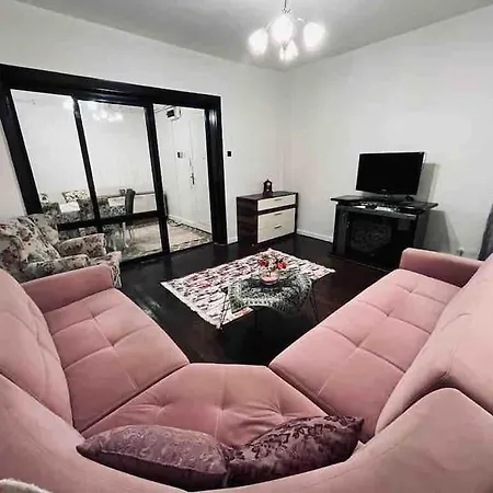 Apartment Arya 3 Bedroom Family Pink Flat
