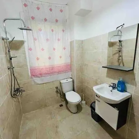Apartment Arya 3 Bedroom Family Pink Flat *
