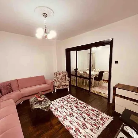 Apartment Arya 3 Bedroom Family Pink Flat *